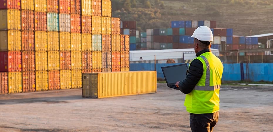 250328 shipping containers